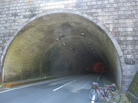 天野トンネル
